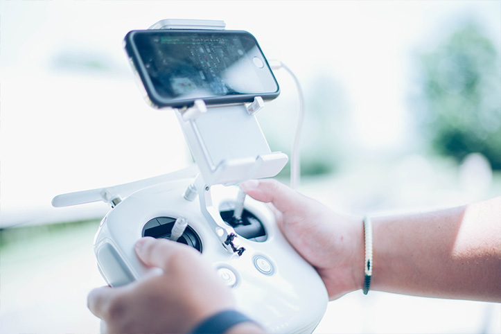 ドローン未経験者でもすぐに操作技術が身に付く！